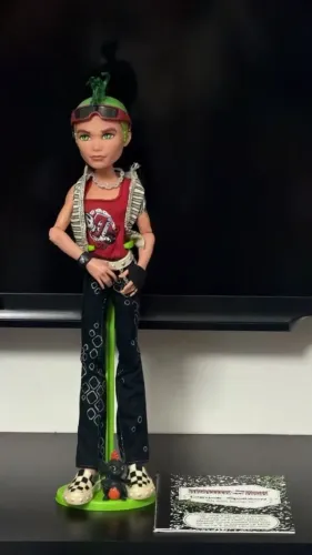 (Leia descrição) boneco monster High deuce gorgon wave 1 brinco paralelo