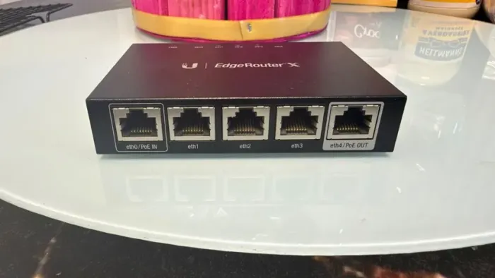 Roteador Ubiquiti EdgeRouter X ER-X 5 Portas Gigabit PoE