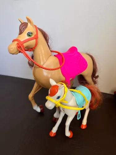 Kit 02 cavalinhos barbie ou para uso terapêuticos