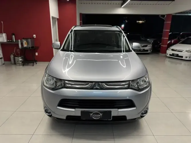 Mitsubishi Outlander 2.0 16V 160cv Aut. 2014