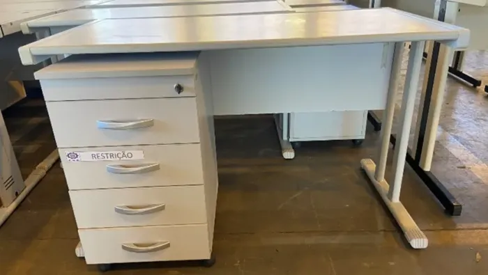 Kit Mesa Escritório e Gaveteiro com chave
