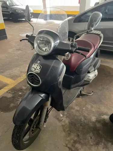 Bee Royale 200cc pouco uso ótimo estado