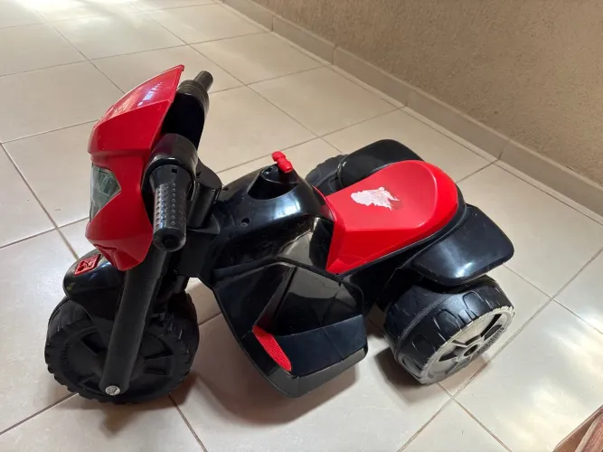 Moto elétrica infantil Bandeirante
