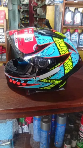 ? CAPACETE À VENDA