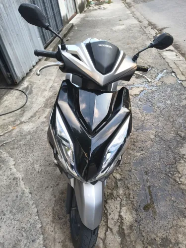 VENDO UMA SCOOTER Honda Elite 2023 .