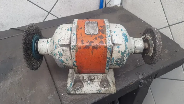 Esmeril de bancada 220v
