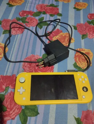 Nintendo Switch Lite (C/Defeito)