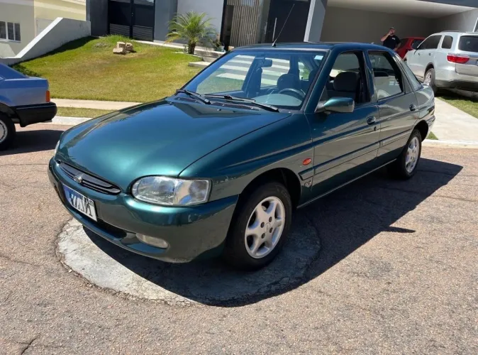 Ford Escort GLX 1.8i 16V 4P 1998