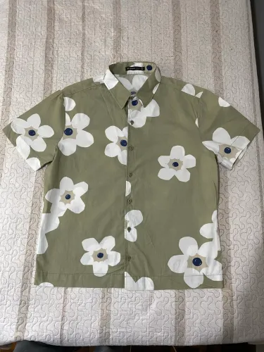 Camisa flores verde oliva, Hering, P, masculino