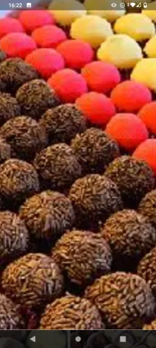 Doces e salgados para festas , pirulito de chocolate 