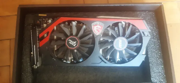 Placa de video R9 270X 4Gb com Defeito