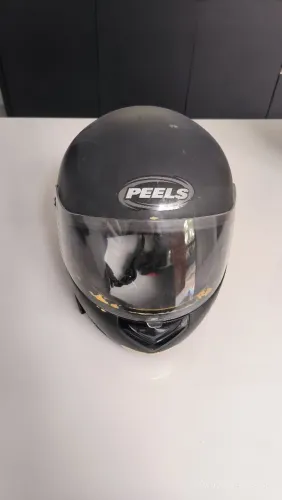 Capacete PEELS usado