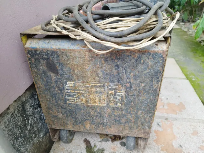 Máquina de solda elétrica