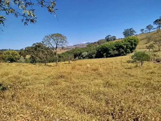 Terreno em Passa Tempo   MG. 4 mil metros totalmente plano OPORTUNIDADE com agua corrente