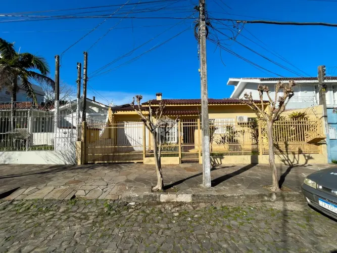 Casa à Venda no Bairro Noal - Santa Maria/RS | 198 m² | Próxima à 6ª Brigada e Hospital Mi