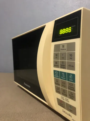 Microondas Panasonic 23l bem conservado