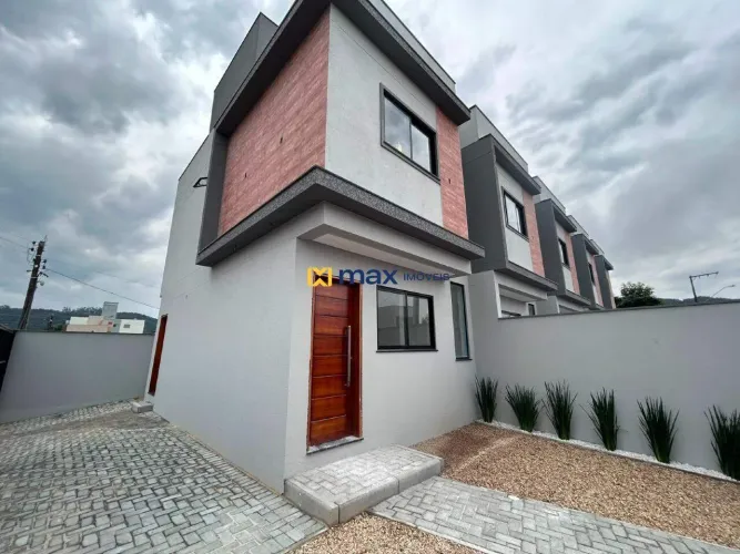 Venda: Sobrado de Esquina 76m² 2 Suítes, Gravatá, Navegantes