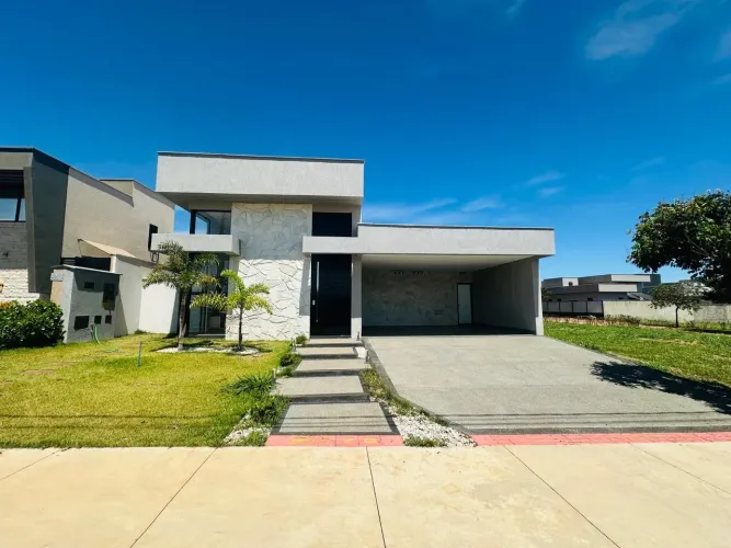 Casa de Condomínio Térrea 3 Quartos (3 Suítes) 168m² em Parqville Pinheiros - Aparecida de