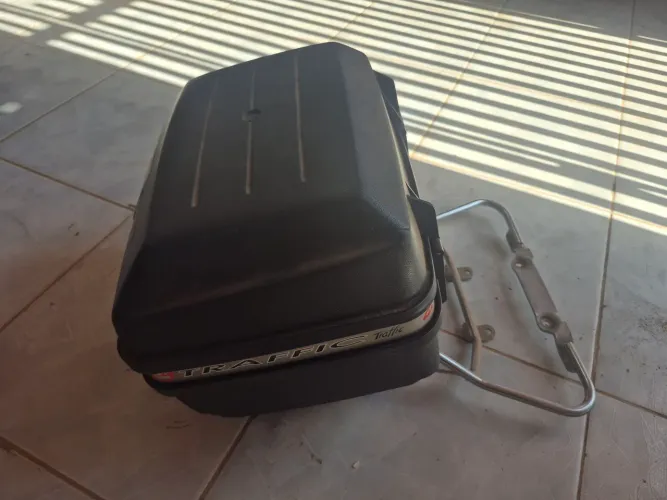 Suporte com bau givi 160cc