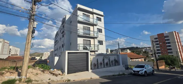 Apartamento a venda com elevador no bairro vila togni Poços de Caldas - MG
