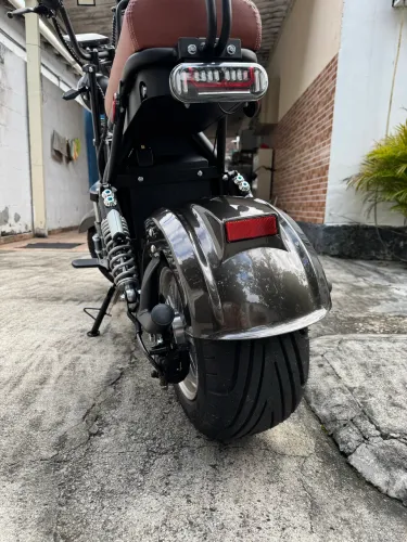 E-Scooter Elétrica X11 | 250 km | 4 Meses de Uso | Garantia + 2 Capacetes