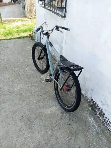 Bike aro 24 montadinha pra fazer negócio em uma 26