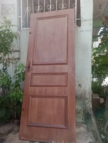 Porta de madeira, semi-nova !