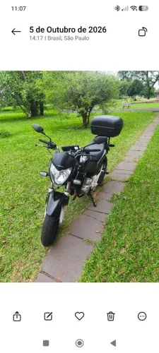 Motocicleta Honda cb 300 preta