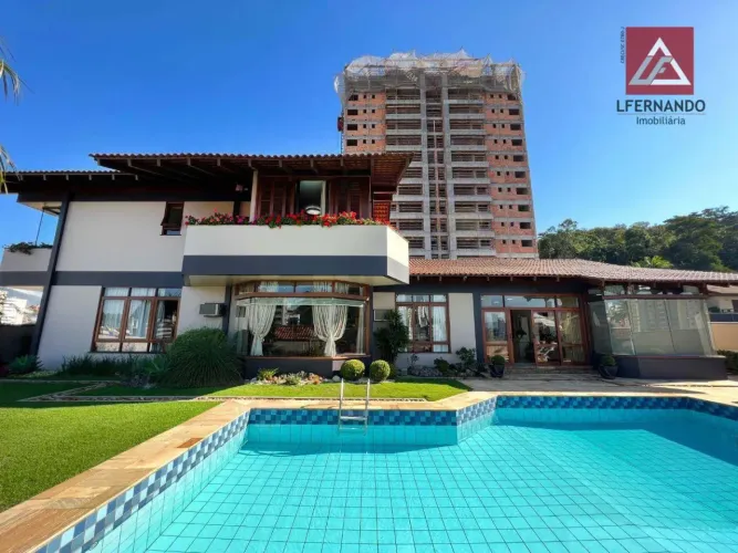 Casa com 4 suítes à venda, 690 m² por R$ 6.690.000 - Vila Nova - Blumenau/SC