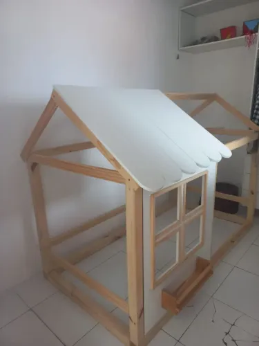 Cama infantil montessoriana