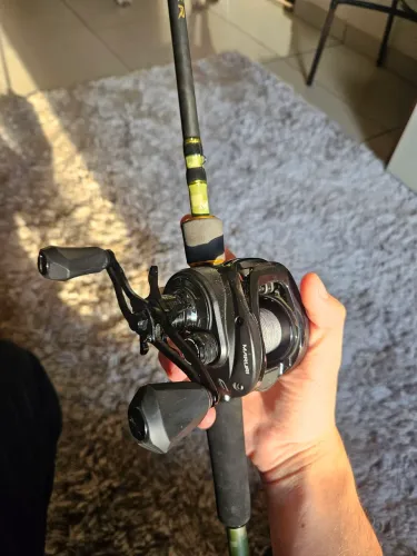 Vara de pesca + carretilha