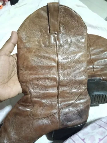 Bota Country Feminina Couro Bordado Cano Médio - Marrom
