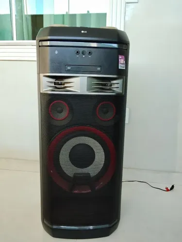 Caixa de som LG Electronics,modelo 0k99, consumo 110-240v,50/60Hz, potência 1650w