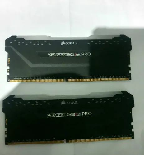 Memória RAM Corsair DDR4 16GB (2x8GB=16GB) com rgb 3200MHz