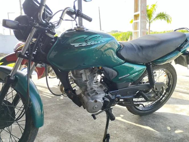 Cg 125 ano 2002 atrasada