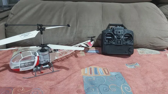 Helicóptero Candide Lightning com Controle Remoto - No Estado