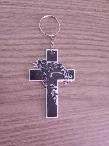 Chaveiro Personalizado Cruz com Rosto de Jesus Cristo - preto