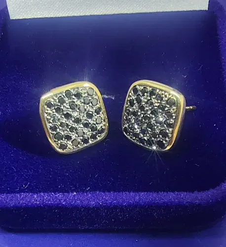 Brinco Diamantes Negros Ouro 18 Kilates Peso 3.42 Gramas 12 mm