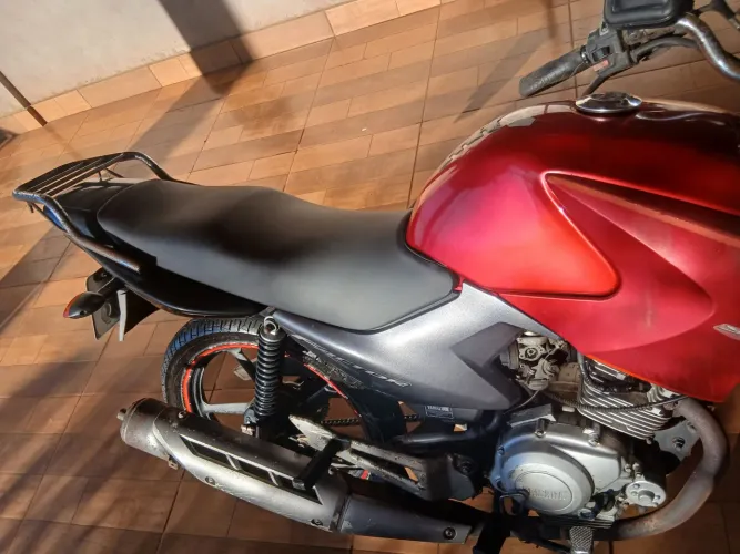 Vendo factor 125c ano 2010