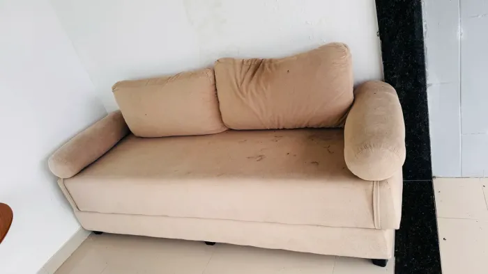 Guarda roupa e sofá cama a preço de banana