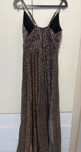 vestido de formatura com fenda