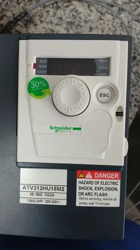 Inversor de frequência shneider. 8.0 amp.
