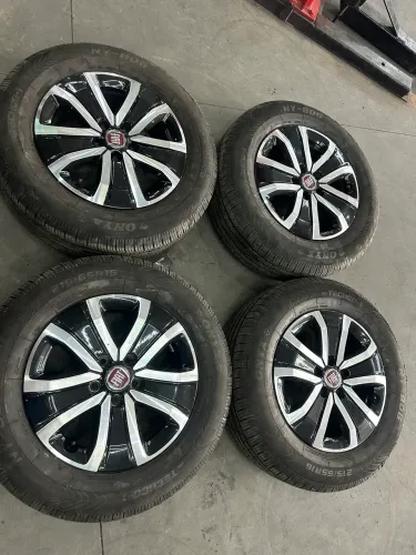 Rodas 16 Fiat toro original+ Pneus semi novos 