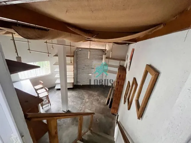 Sobrado ponto comercial bem distribuído com 150m² de área construída, à venda por R$ 295.0