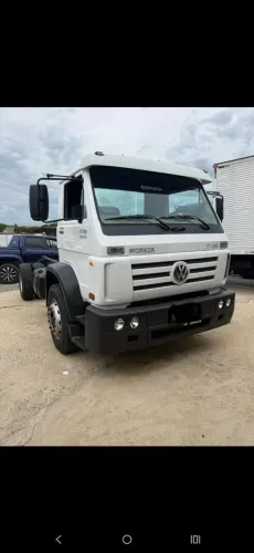 Vendo caminhão 17-180, para pessoas exigentes ,impecável com 180mil km originais.