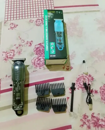 Máquina profissional de cortar cabelo nova