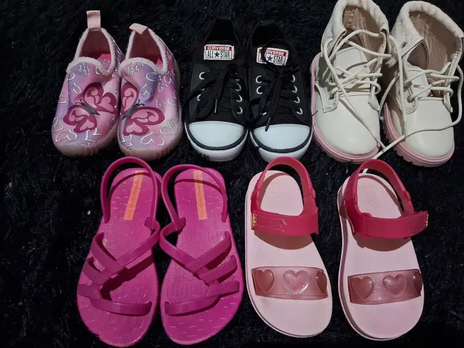 Sapatos infantis feminino semi-novo