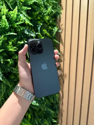 iPhone 16 PROMAX PRETO COM 93% COM ALGUMAS MARQUINHAS