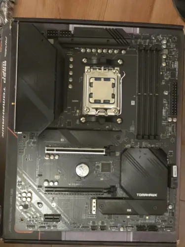Kit AM5 - b650 Tomahawk wifi + R9 9950x