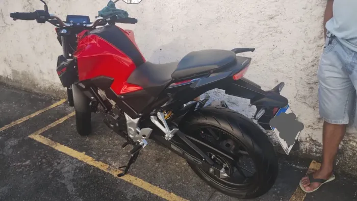 Vendo Moto CB300 Twister